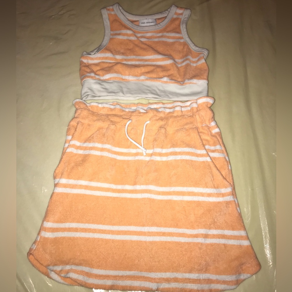Free Assembly 2 Piece Crop Top & Skirt Size L(10/12)